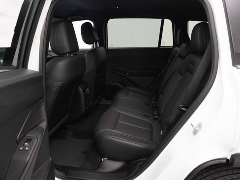 New 2026 Jeep Cherokee Limited AWD/4WD image 19