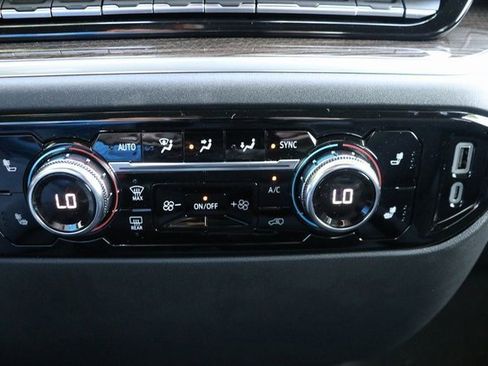 New 2026 GMC Sierra 1500 Elevation image 26