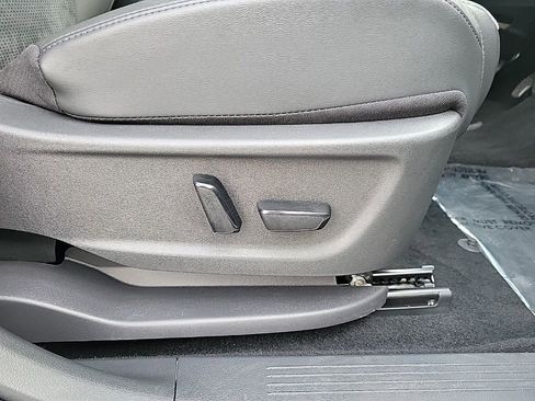 Used 2023 Nissan Ariya FWD image 17