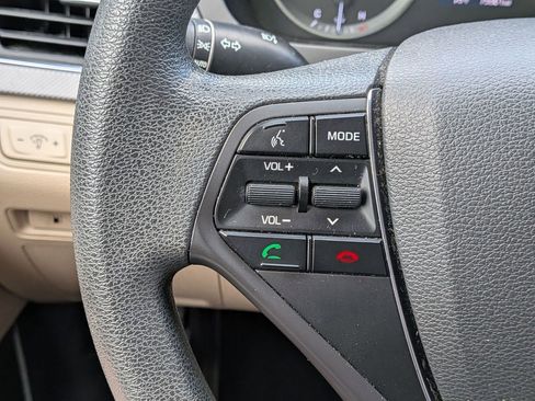 Used 2016 Hyundai Sonata SE FWD image 11