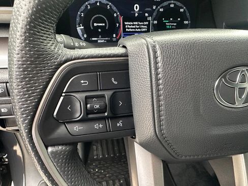 Used 2025 Toyota Tacoma TRD Sport AWD/4WD image 15
