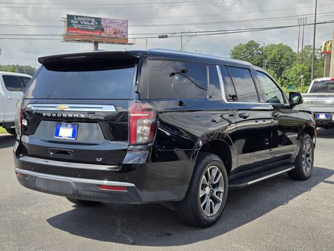 Used 2024 Chevrolet Suburban LT w/ Luxury Package RWD image 8
