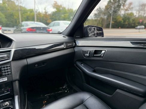 Used 2014 Mercedes-Benz E 350 Sedan image 29