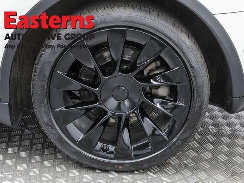 Used 2020 Tesla Model Y Performance image 31