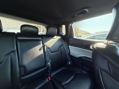 Used 2025 Jeep Compass Limited image 38