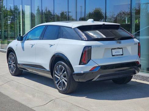New 2026 Cadillac Optiq Sport 2 AWD/4WD image 3