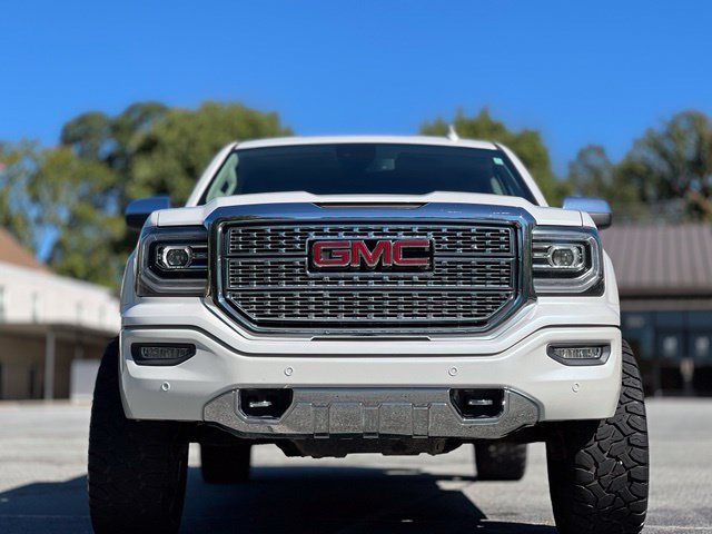 Used 2017 GMC Sierra 1500 Denali w/ Denali Ultimate Package AWD/4WD image 2
