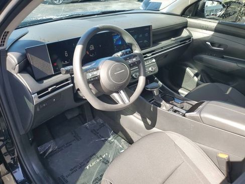 Used 2025 Hyundai Tucson SE FWD image 8