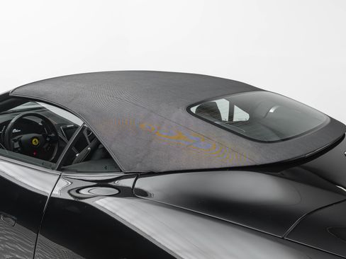 Used 2025 Ferrari Roma Spider RWD image 65