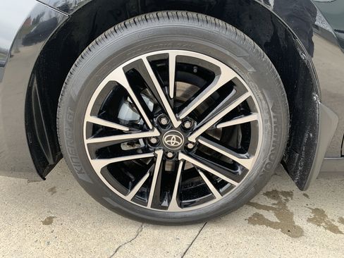 Used 2025 Toyota Camry XLE image 31