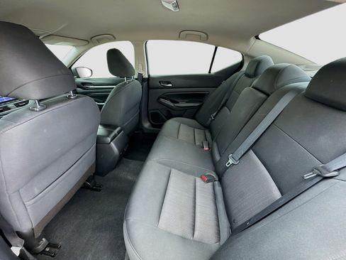Used 2021 Nissan Altima 2.5 SV FWD image 15