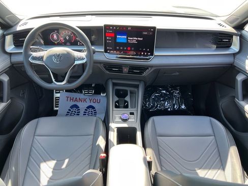 New 2026 Volkswagen Tiguan SE R-Line FWD image 25