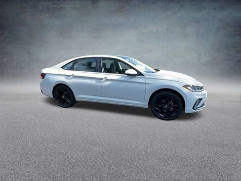 New 2025 Volkswagen Jetta SE image 27