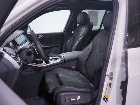 Used 2023 BMW X5 xDrive40i w/ M Sport Package image 7