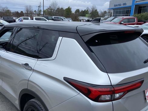 Used 2023 Mitsubishi Outlander SEL image 30