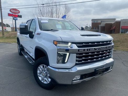 Used 2022 Chevrolet Silverado 2500 LTZ w/ LTZ Convenience Package AWD/4WD image 3