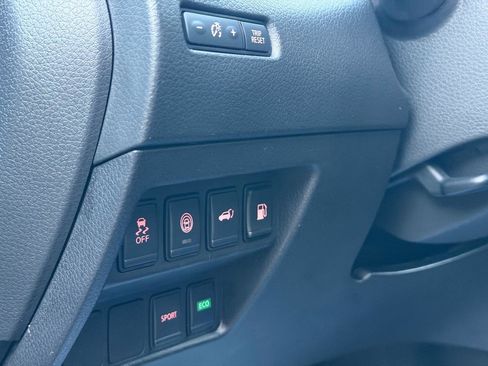 Used 2020 Nissan Rogue SV image 20