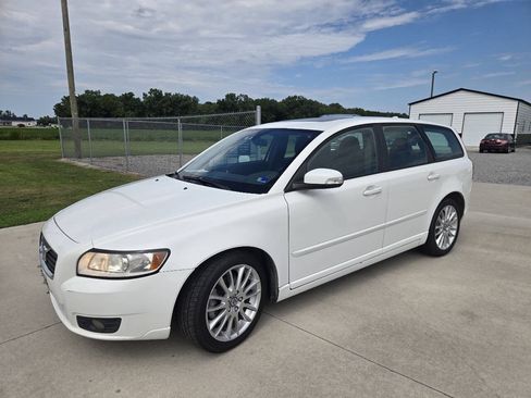 Used 2010 Volvo V50 2.4i FWD image 2