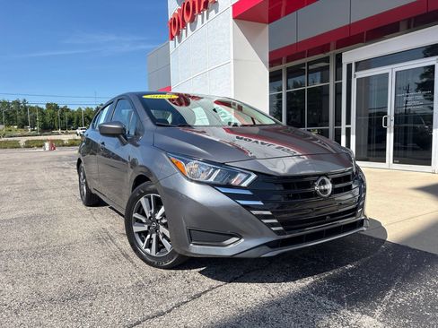 Used 2023 Nissan Versa SV FWD image 1