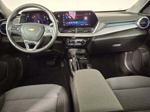 Used 2024 Chevrolet Trax LT w/ Driver Confidence Package image 10