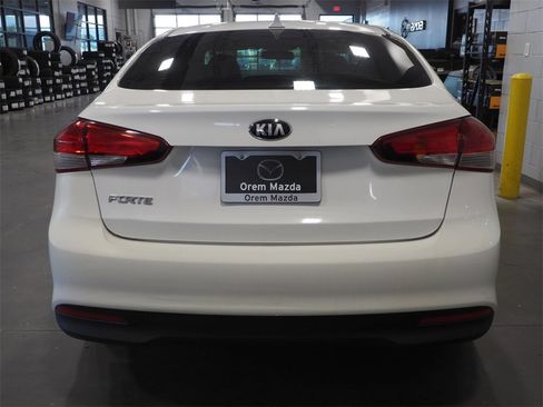 Used 2017 Kia Forte LX image 20