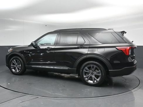 Certified 2025 Ford Explorer Active w/ Active Comfort Package AWD/4WD image 5