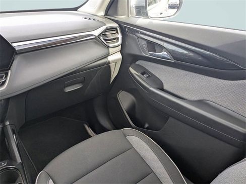 Used 2025 Chevrolet TrailBlazer LT image 23