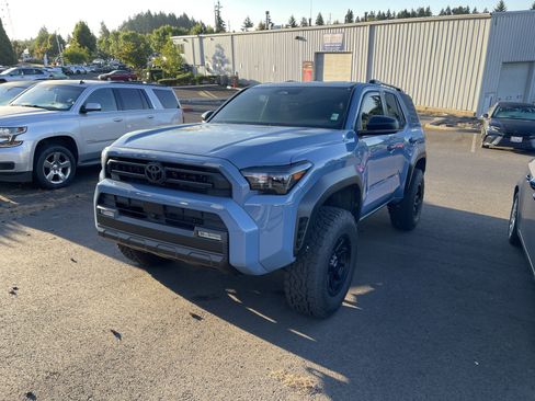 Certified 2025 Toyota 4Runner SR5 AWD/4WD image 1