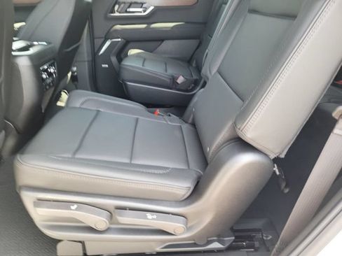 New 2026 GMC Yukon Denali w/ Denali Reserve Package AWD/4WD image 24
