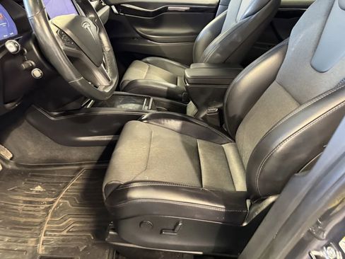 Used 2018 Tesla Model X 75D image 11