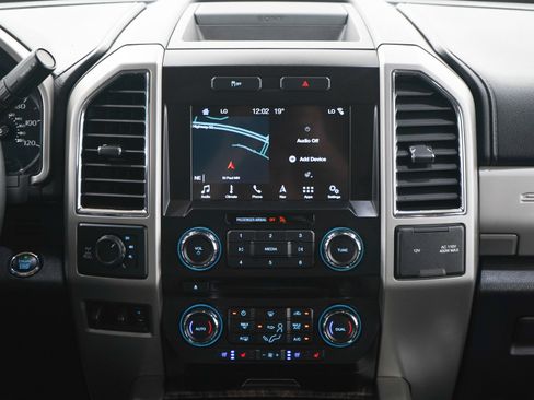 Used 2018 Ford F250 Lariat w/ Lariat Ultimate Package AWD/4WD image 16