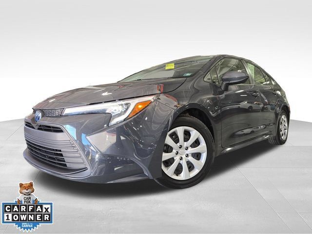 Used 2023 Toyota Corolla LE w/ Carpet Mat Package (TMS) FWD image 3