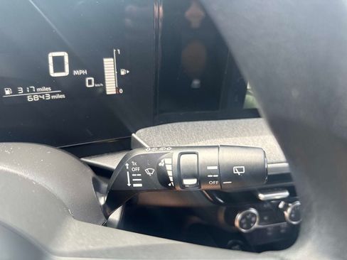 Certified 2025 Nissan Kicks SV FWD image 28