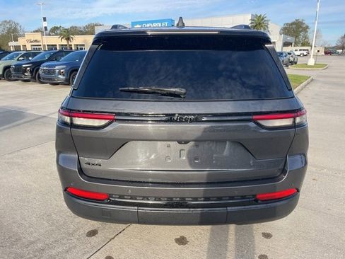 Used 2024 Jeep Grand Cherokee Altitude image 5