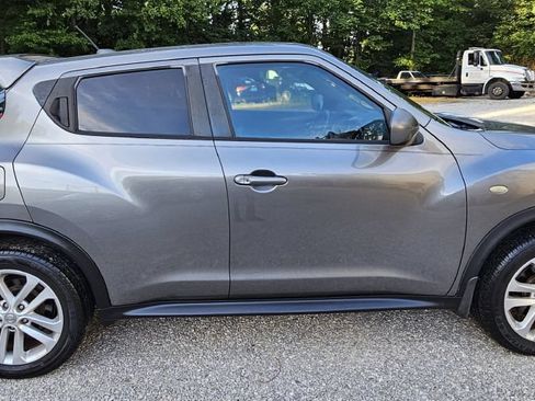 Used 2011 Nissan Juke SV FWD image 6