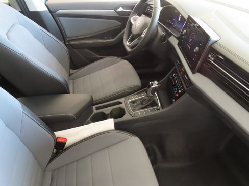 New 2026 Volkswagen Jetta SE FWD image 24