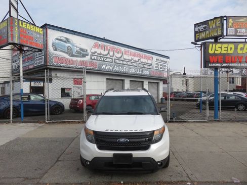 Used 2015 Ford Explorer Sport w/ Equipment Group 401A image 6