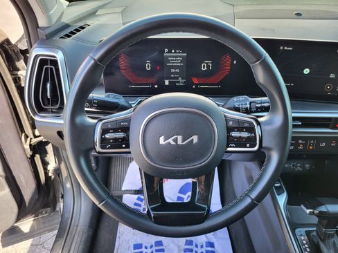 Used 2024 Kia Sorento S image 26