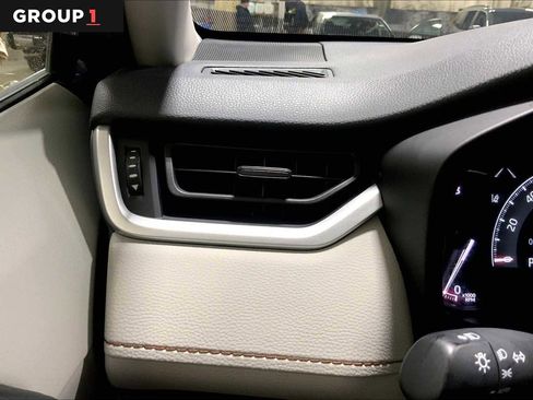 Used 2024 Toyota RAV4 XLE image 33