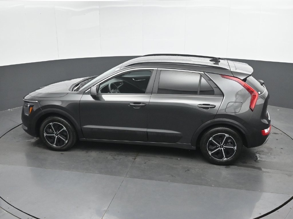Used 2025 Kia Niro LX FWD image 37