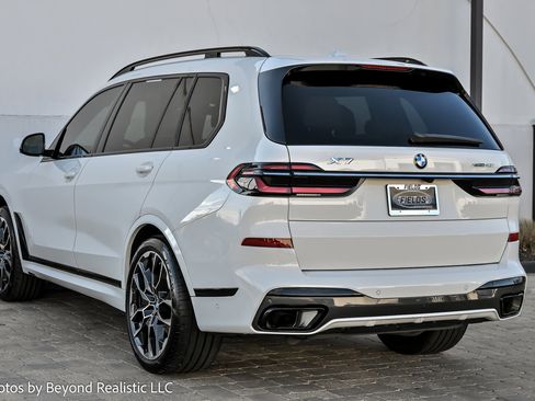 Used 2023 BMW X7 xDrive40i w/ M Sport Package image 5