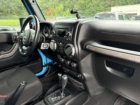 Used 2018 Jeep Wrangler Unlimited Sport S AWD/4WD image 10