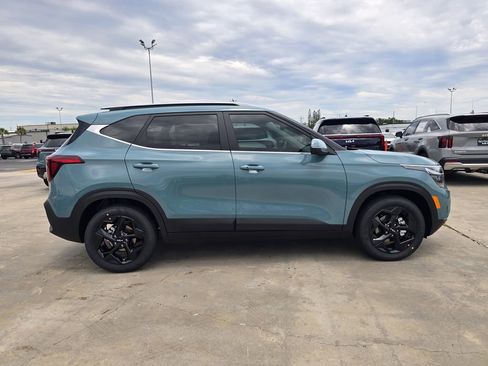 New 2026 Kia Seltos EX FWD image 9