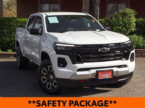 Used 2023 Chevrolet Colorado Z71 w/ Advanced Trailering Package AWD/4WD image 2