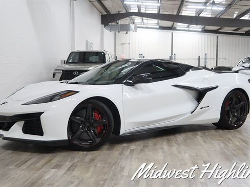Used 2026 Chevrolet Corvette Z06 RWD image 6
