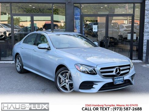 Used 2017 Mercedes-Benz E 300 4MATIC image 2
