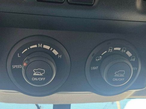 Used 2018 Toyota 4Runner TRD Off-Road AWD/4WD image 32