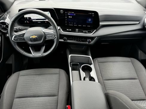 Used 2025 Chevrolet Equinox LT FWD image 12