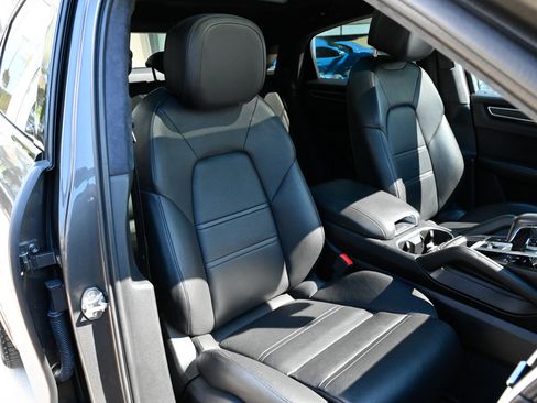 Used 2023 Porsche Cayenne GTS AWD/4WD image 61