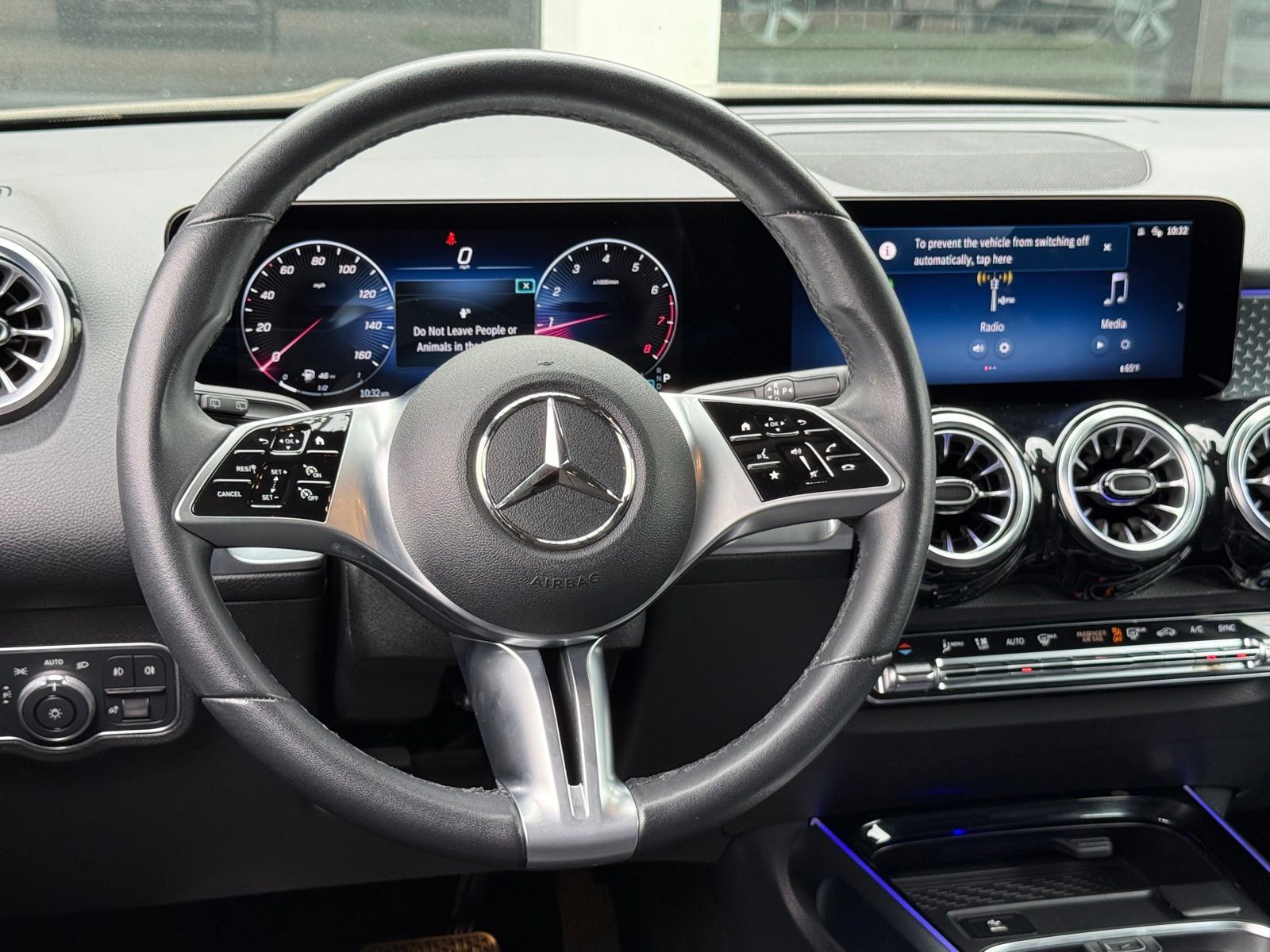 Used 2025 Mercedes-Benz GLB 250 image 43